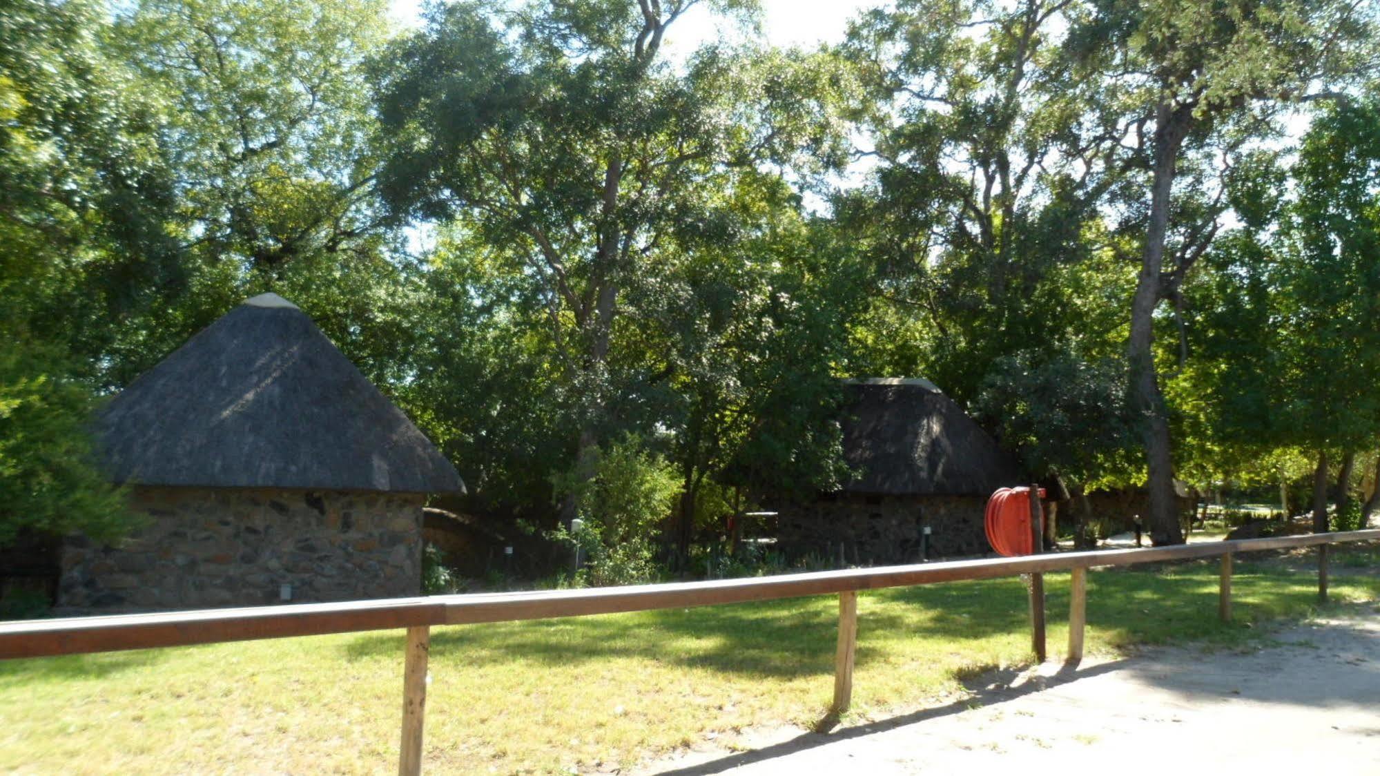 Okavango River Lodge Maun Eksteriør billede